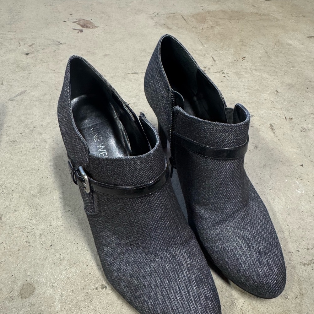 Women’s Gray Heel Shoes